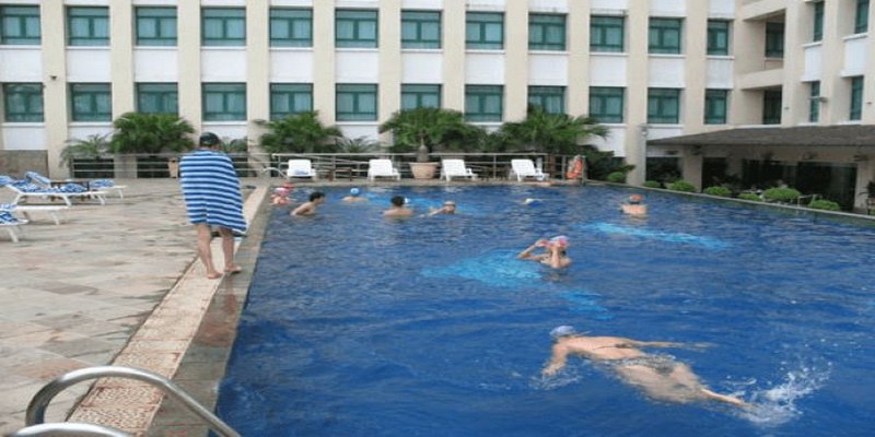 Bể bơi Asean thu hút góc view đỉnh của chóp
