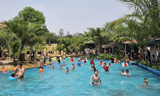 Hồ bơi tại  Bắc Giang - Công viên Giải trí Wedding Land
