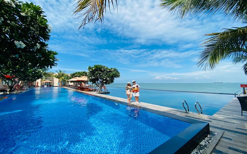 Hồ bơi Vũng Tàu Marina Bay Resort & Spa được yêu thích